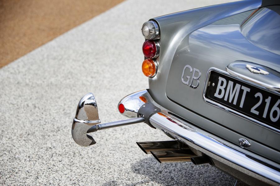 Детали экстерьера Aston Martin DB5 Bond Car 1965 года  (фото 14 из 36)